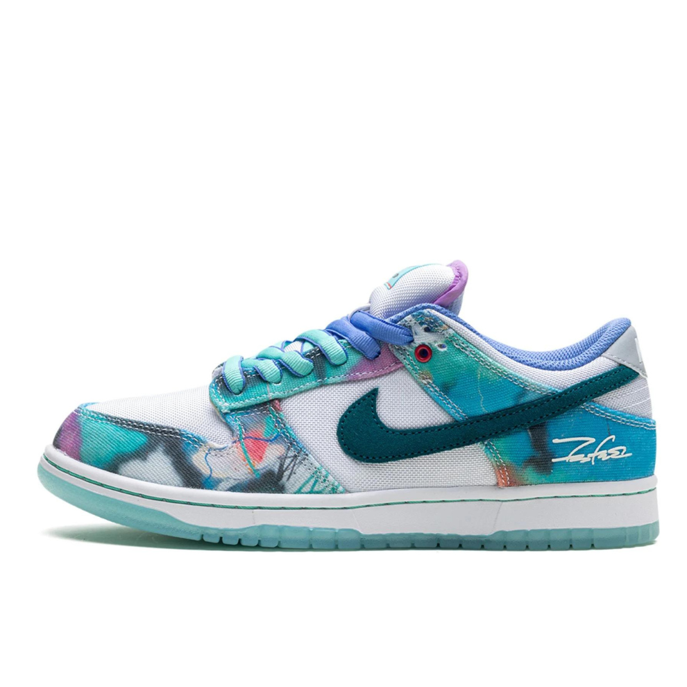 NIKE DUNK LOW SB "Futura Laboratories - Bleached Aqua"