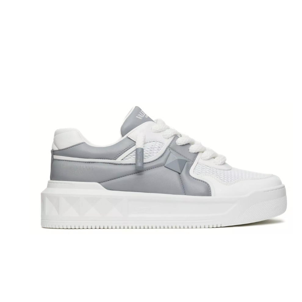 Valentino ONE STUD XL LOW-TOP SNEAKER