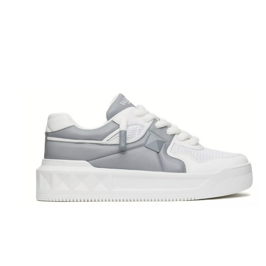 Valentino ONE STUD XL LOW-TOP SNEAKER