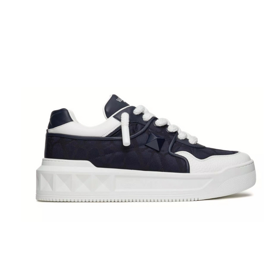 Valentino ONE STUD XL LOW-TOP SNEAKER