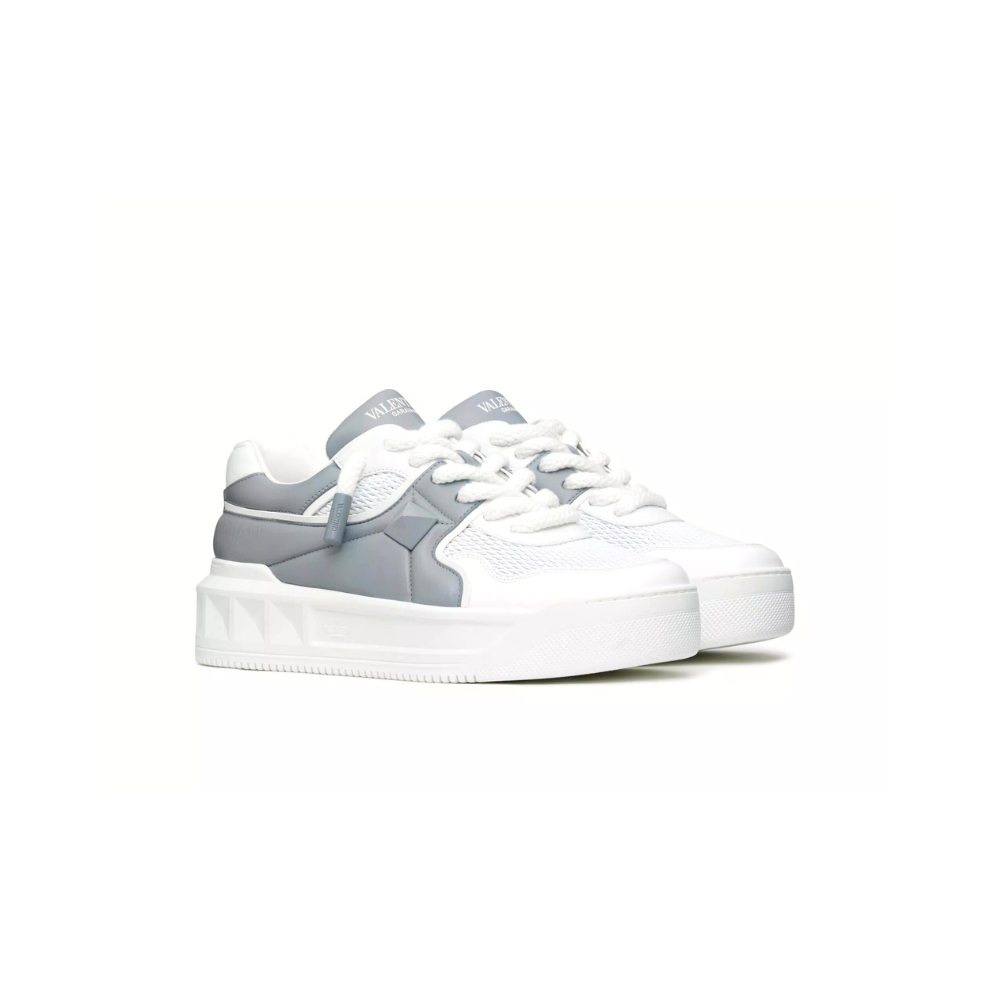 Valentino ONE STUD XL LOW-TOP SNEAKER