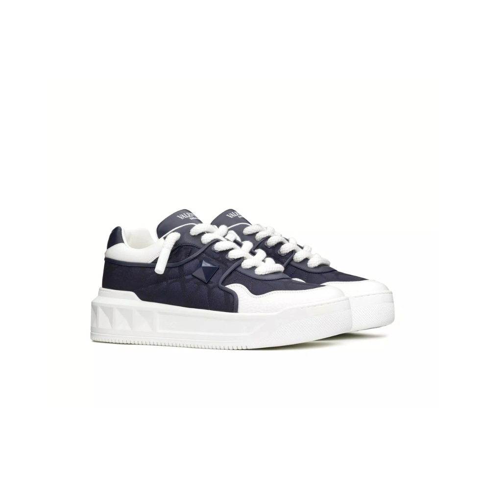 Valentino ONE STUD XL LOW-TOP SNEAKER