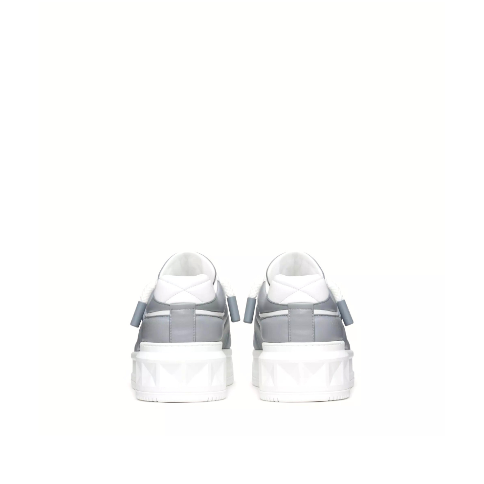 Valentino ONE STUD XL LOW-TOP SNEAKER