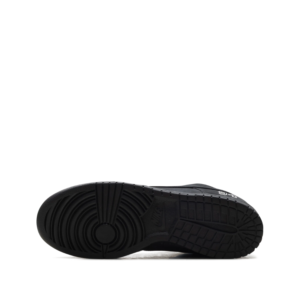 Nike SB Dunk Low "Supreme - Black"