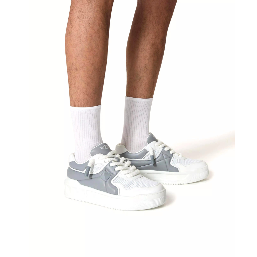 Valentino ONE STUD XL LOW-TOP SNEAKER