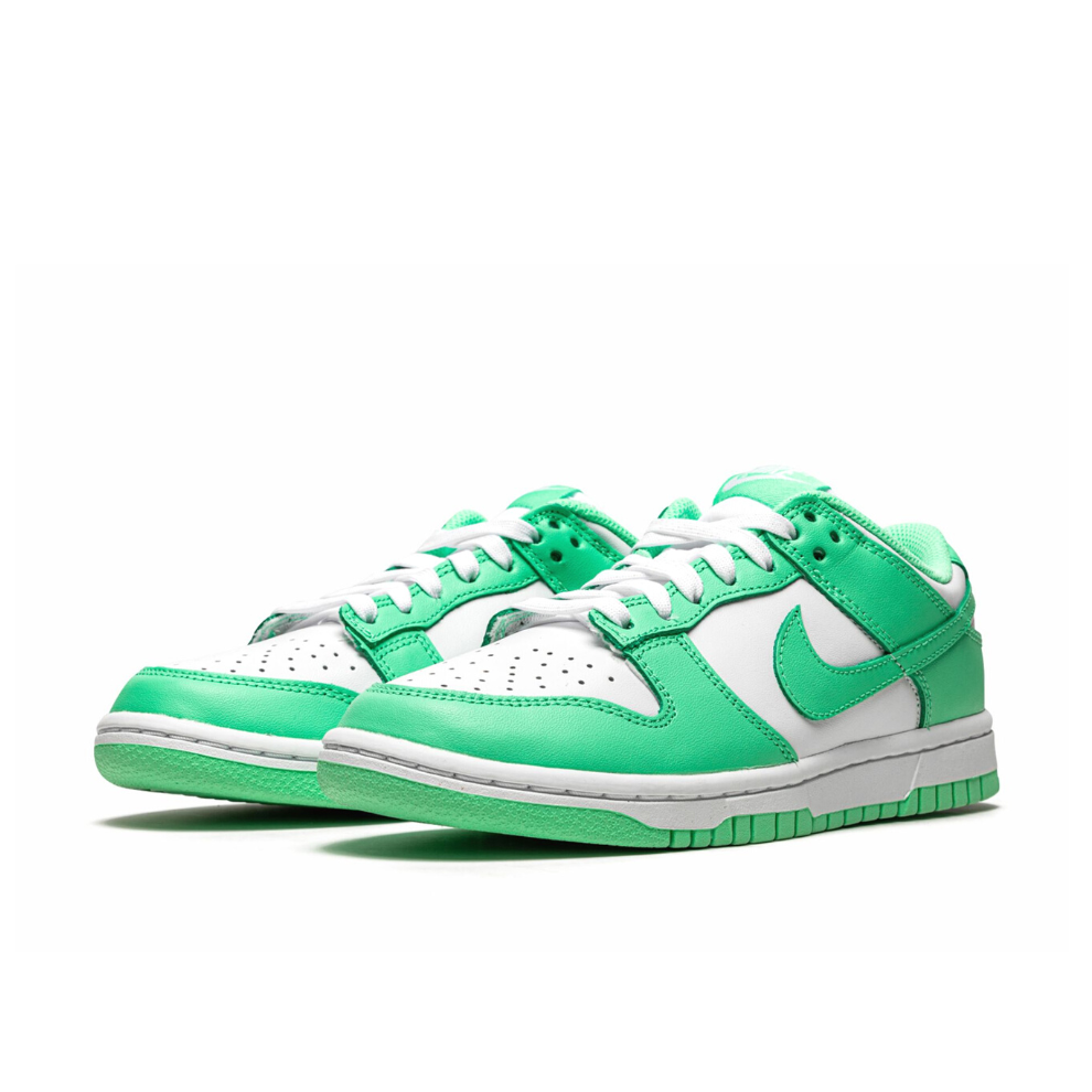 NIKE DUNK LOW WMNS "Green Glow" - Digital-Shoppers