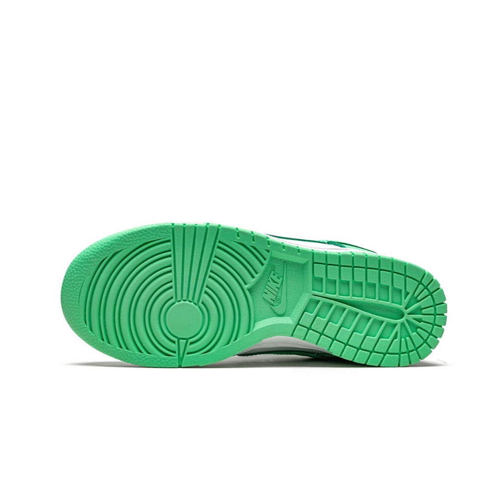 NIKE DUNK LOW WMNS "Green Glow" - Digital-Shoppers