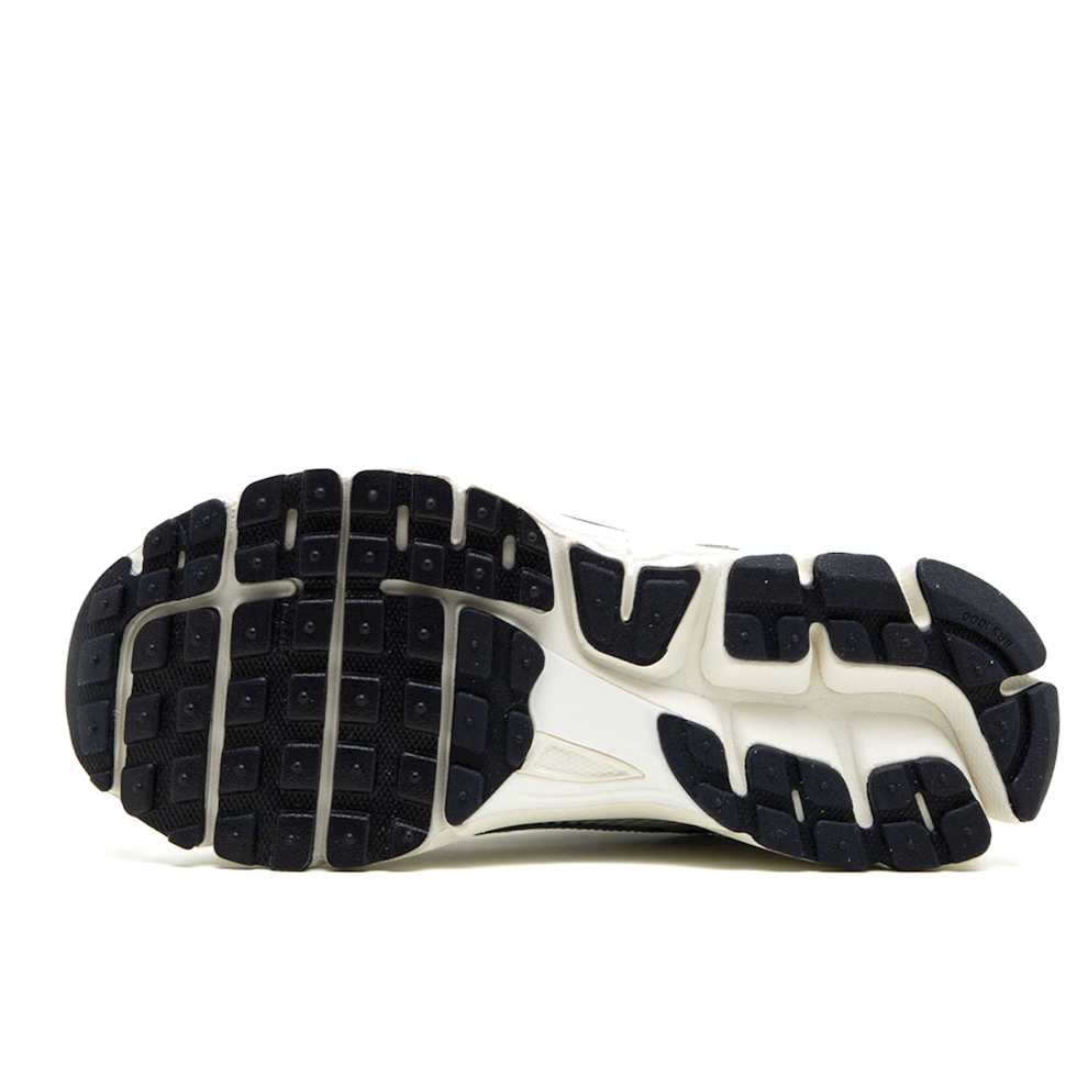 NIKE WMNS VOMERO 5 "Photon Dust"