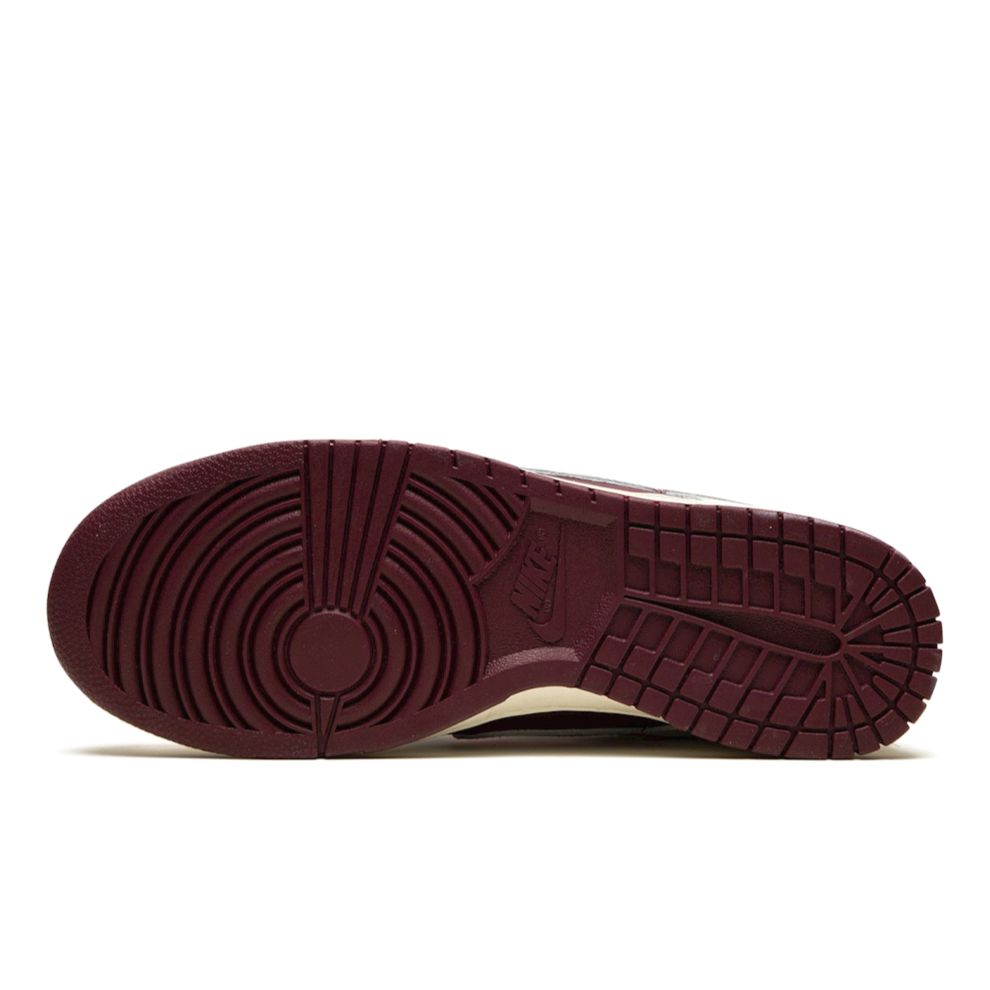 NIKE DUNK LOW RETRO PRM "Valentine's Day 2023"