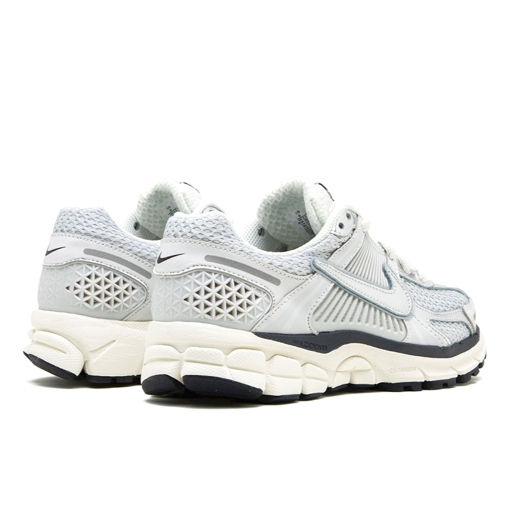 NIKE WMNS VOMERO 5 "Photon Dust"